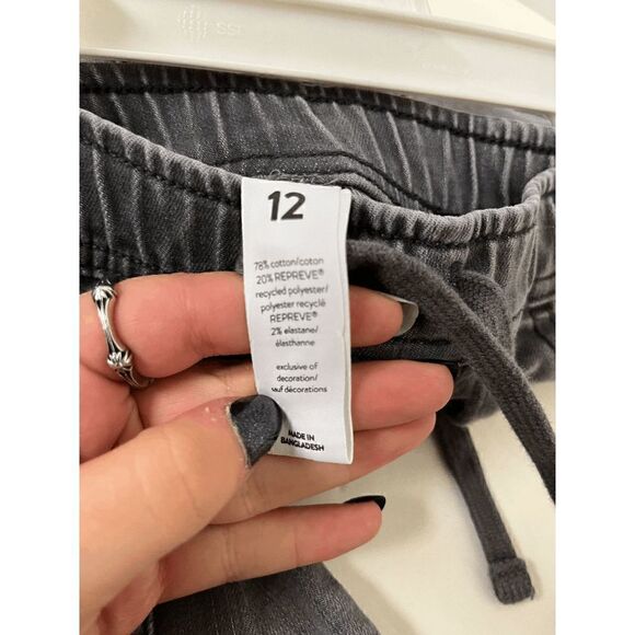 Girls High Rise Elastic Waistband Distressed Raw Hem Jeans Gray Size 12 - Picture 2 of 3